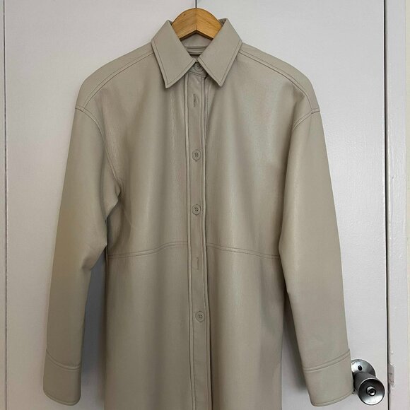Aritzia Babaton Pelli Vegan Leather Shirt Jacket, 2XS, Matt Pearl - Picture 3 of 6